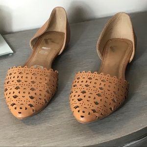 Report tan flats size 8